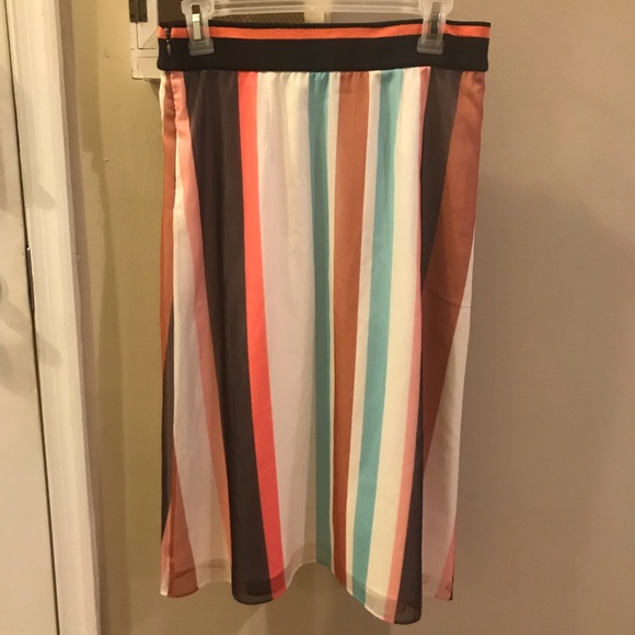 Multicolored Skirt. Size 2 - Picture 2 of 4